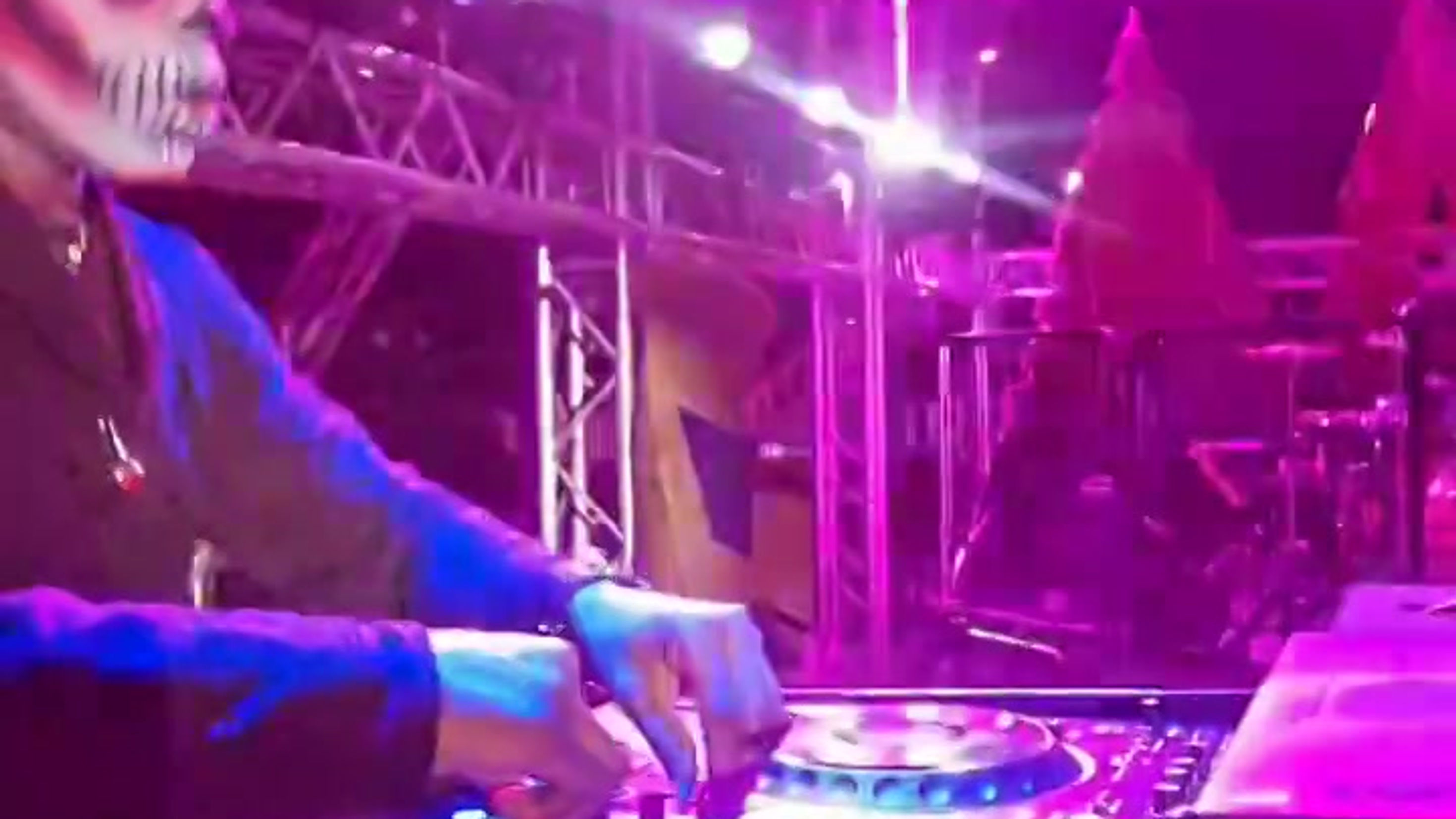 10 - 17962870381960537